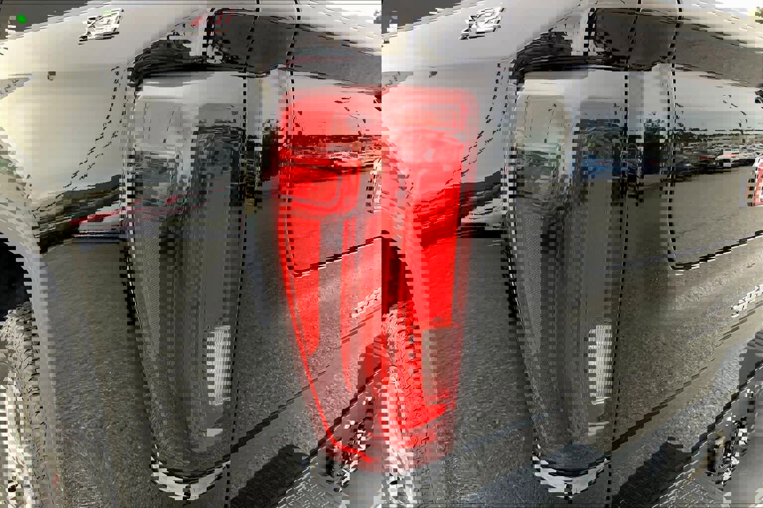 Used 2025 GMC Sierra 1500 SLT w/ SLT Premium Plus Package image 27