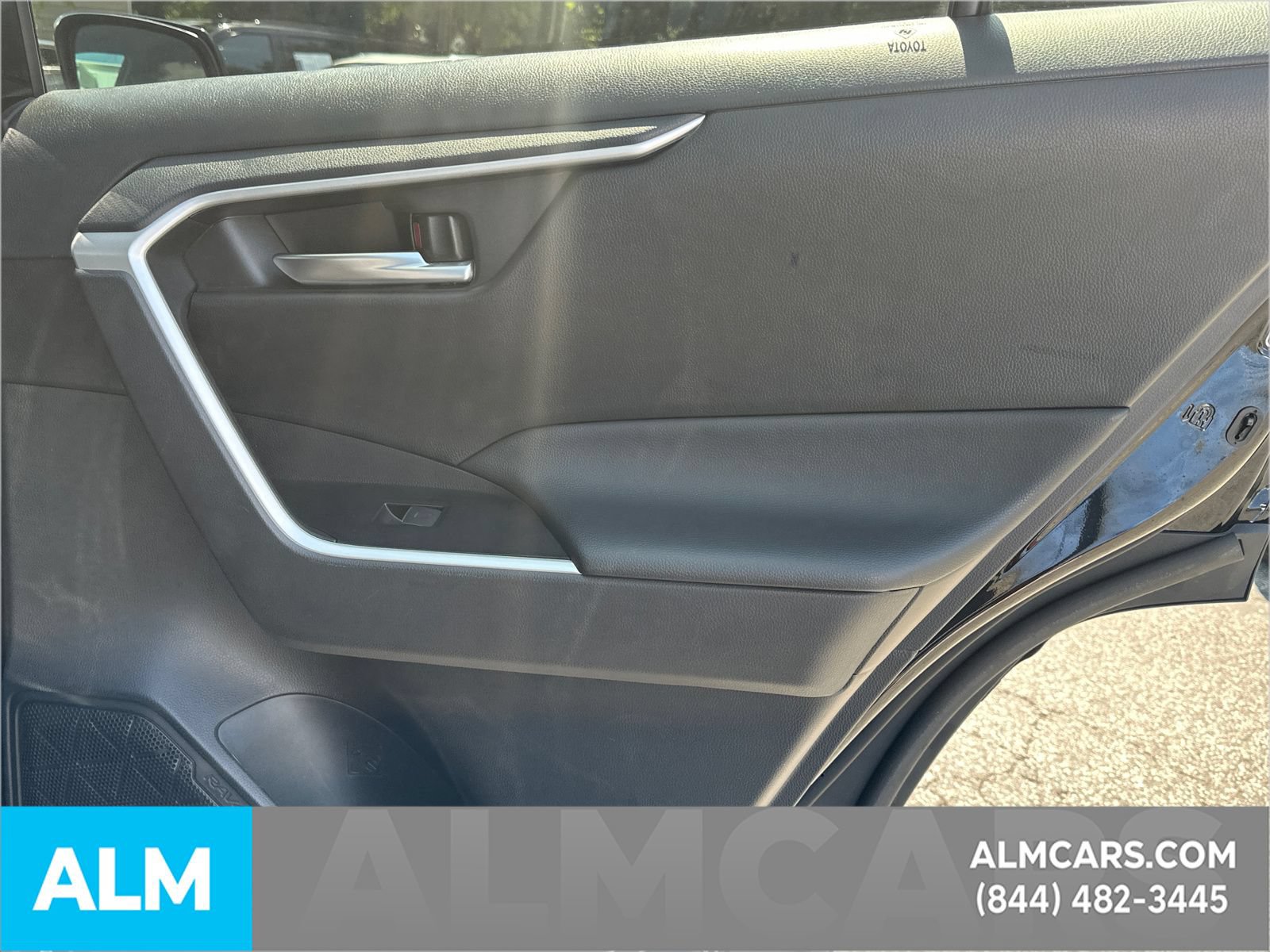 Used 2025 Toyota RAV4 XLE FWD image 20