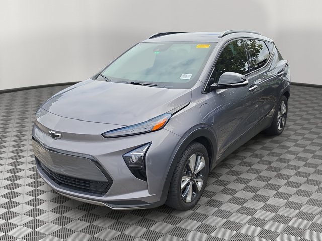 Used 2023 Chevrolet Bolt EUV LT w/ Convenience Package FWD image 3