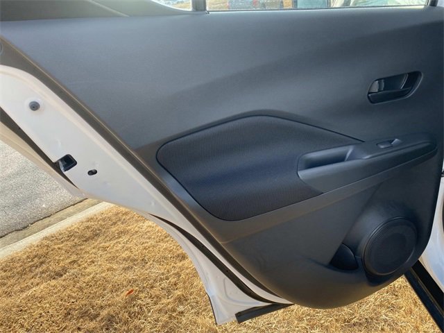 Used 2021 Nissan Kicks S image 12