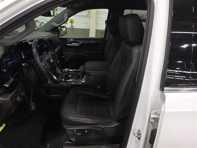 Used 2023 Chevrolet Silverado 1500 LTZ w/ LTZ Convenience Package II image 3