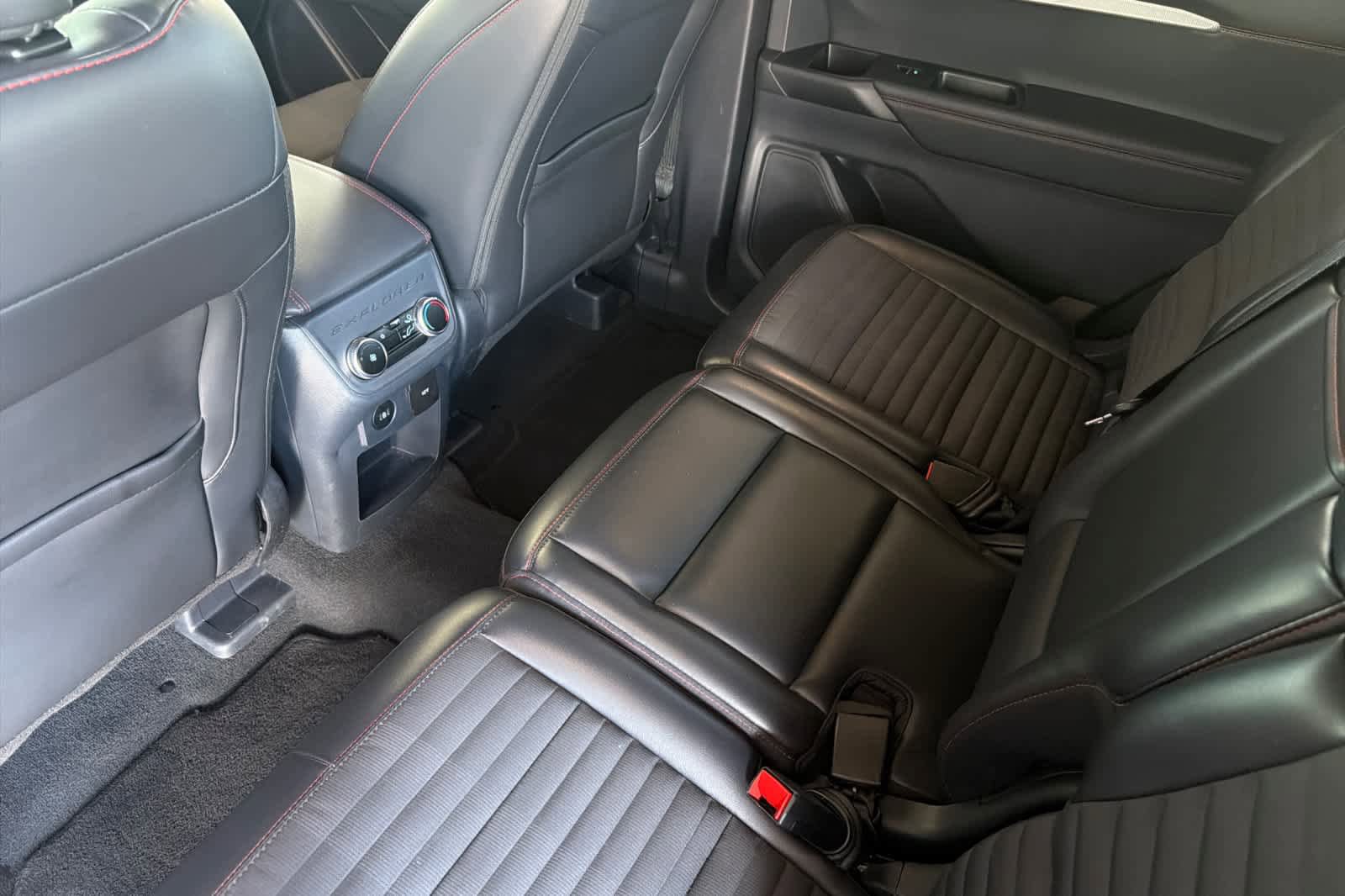 Certified 2025 Ford Explorer ST-Line w/ ST-Line Street Pack AWD/4WD image 4