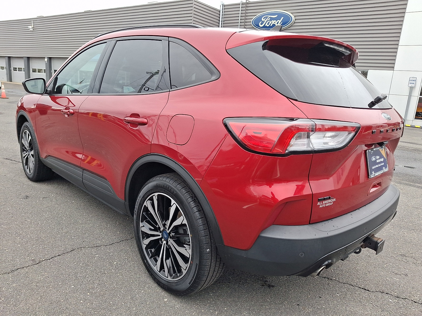 Certified 2022 Ford Escape SEL w/ SEL Stealth AWD Package image 7