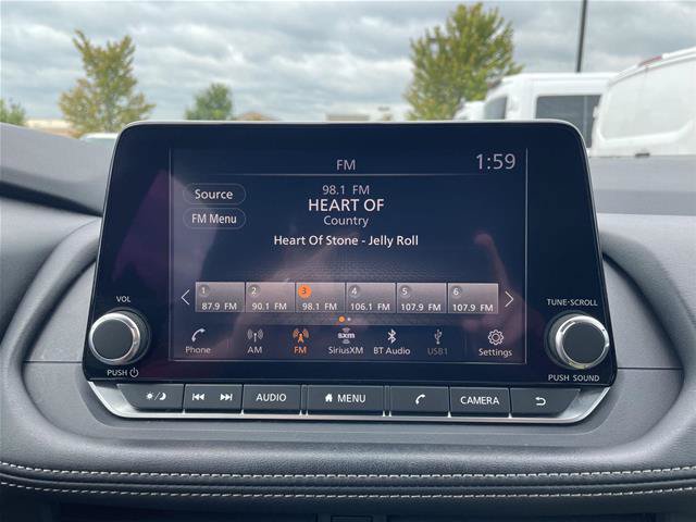 Used 2024 Nissan Rogue S AWD/4WD image 25