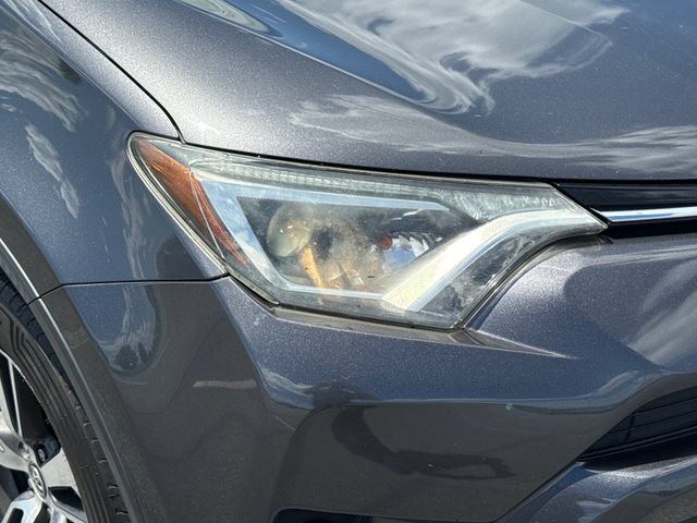 Used 2018 Toyota RAV4 XLE w/ Plus Extra Value Package AWD/4WD image 12