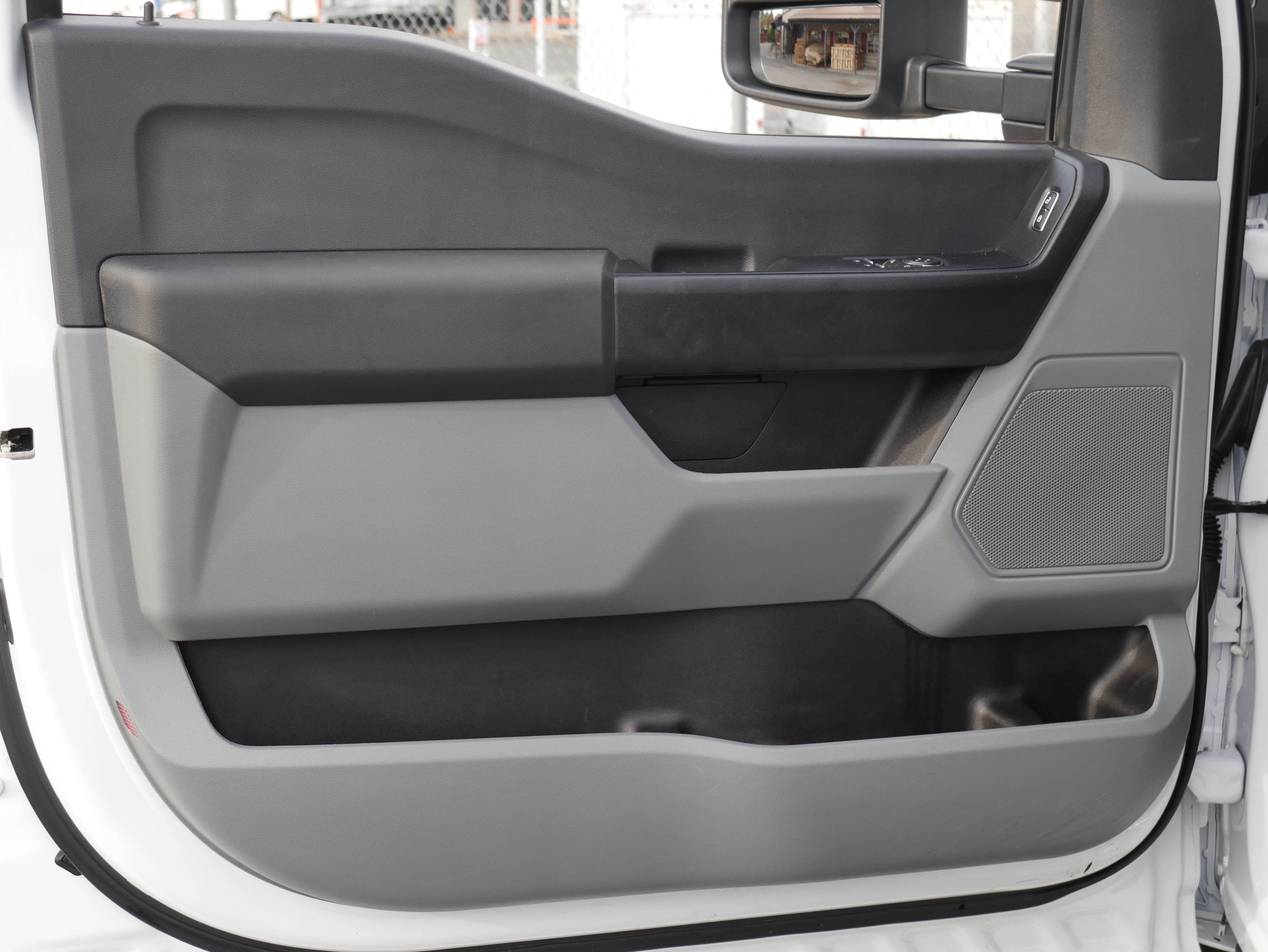 Certified 2024 Ford F550 4x4 Regular Cab Super Duty image 28