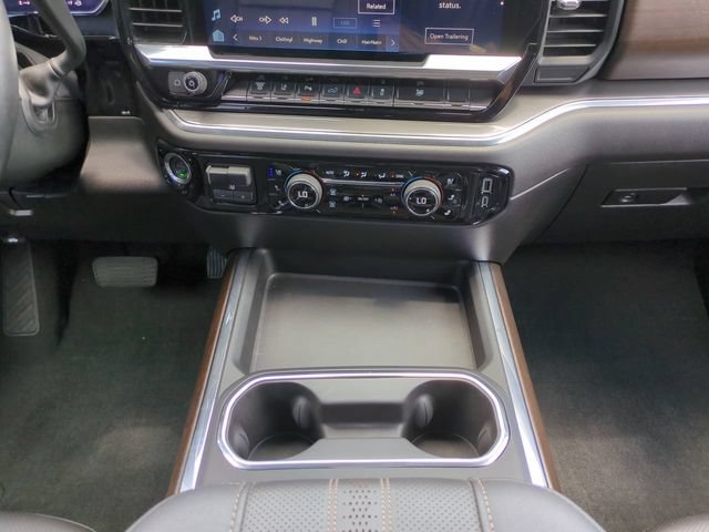 Used 2025 Chevrolet Silverado 3500 High Country w/ High Country Premium Package AWD/4WD image 20