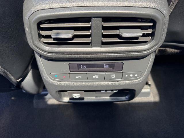 Used 2025 Honda Pilot TrailSport image 13