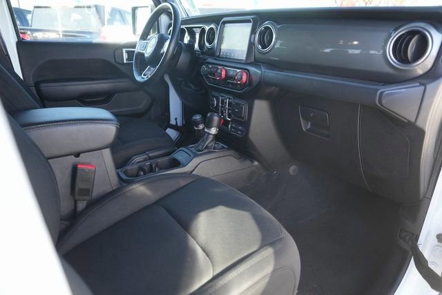 Used 2022 Jeep Gladiator Overland w/ Auxiliary Switch Group image 17