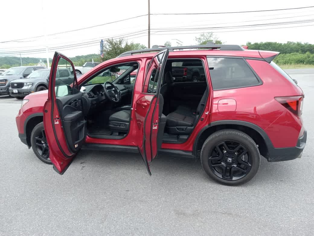Used 2024 Honda Passport Black Edition image 25