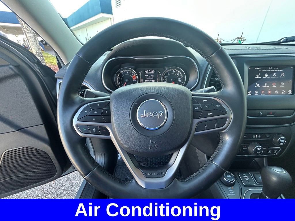 Used 2020 Jeep Cherokee Latitude Plus w/ Comfort/Convenience Group AWD/4WD image 15