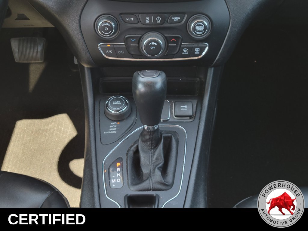Used 2020 Jeep Cherokee Latitude Plus w/ Cold Weather Group AWD/4WD image 23