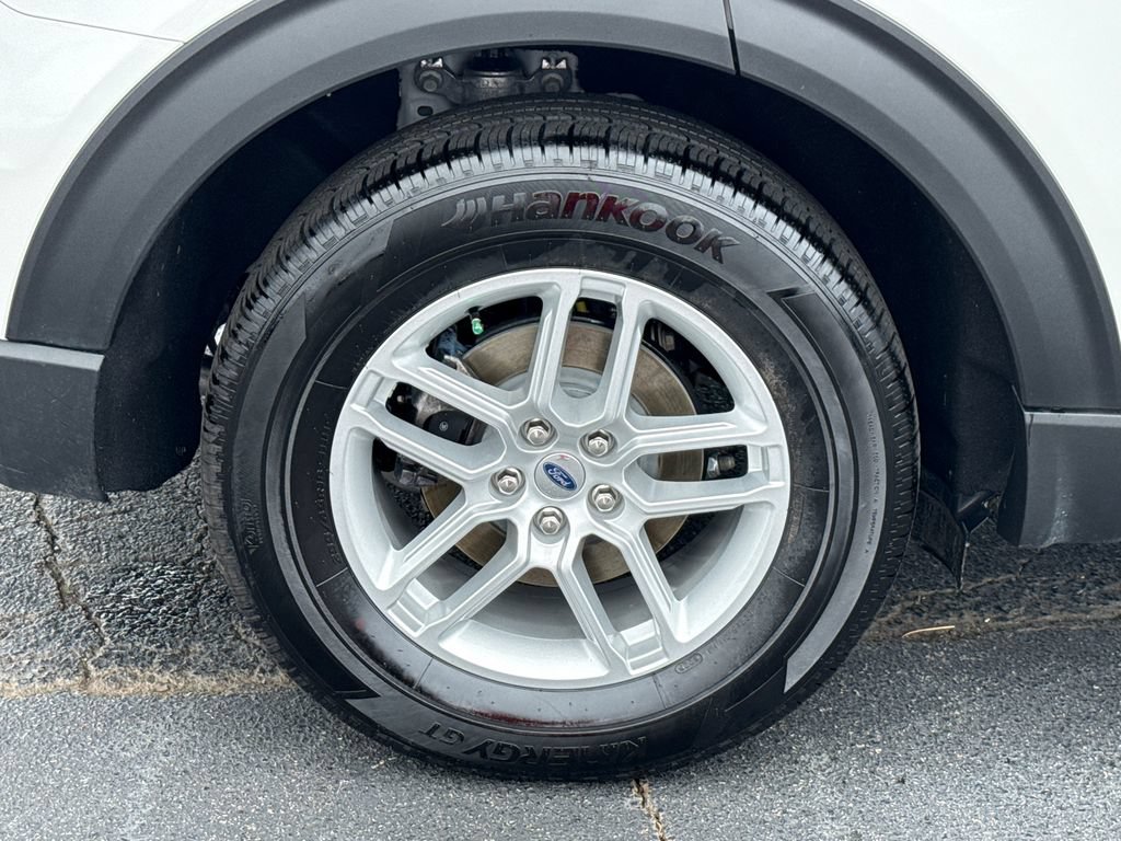 Certified 2026 Ford Explorer Active RWD image 17