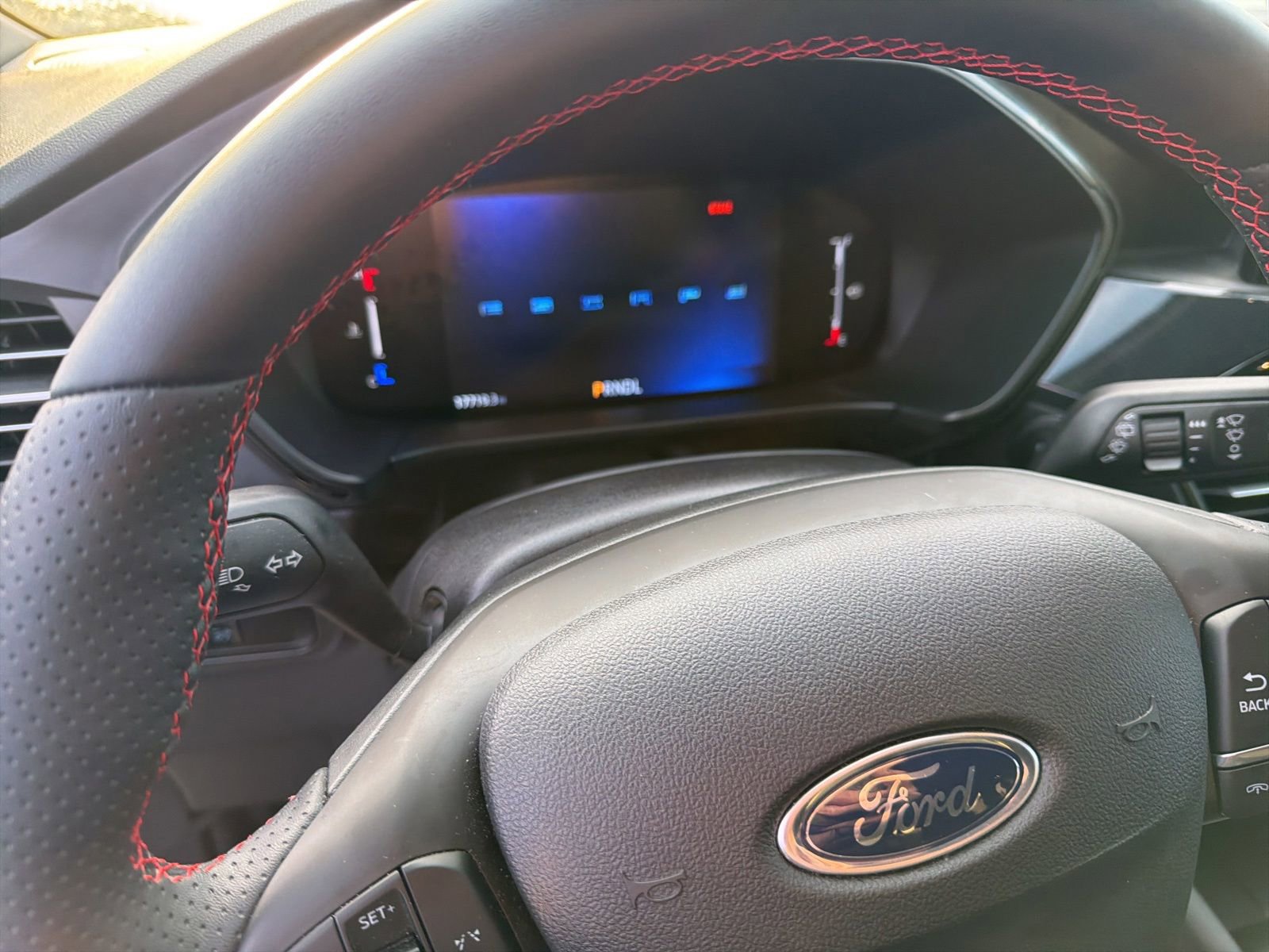 Certified 2025 Ford Escape ST-Line Select AWD/4WD image 24