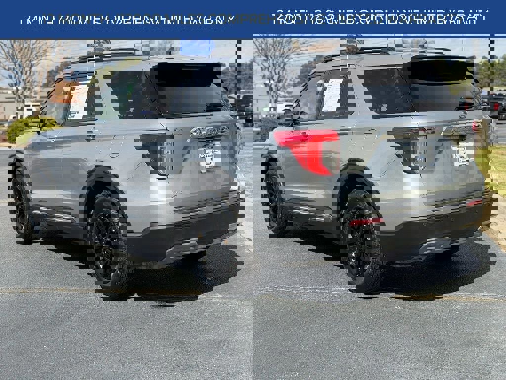 Certified 2022 Ford Explorer XLT w/ Equipment Group 202A image 5