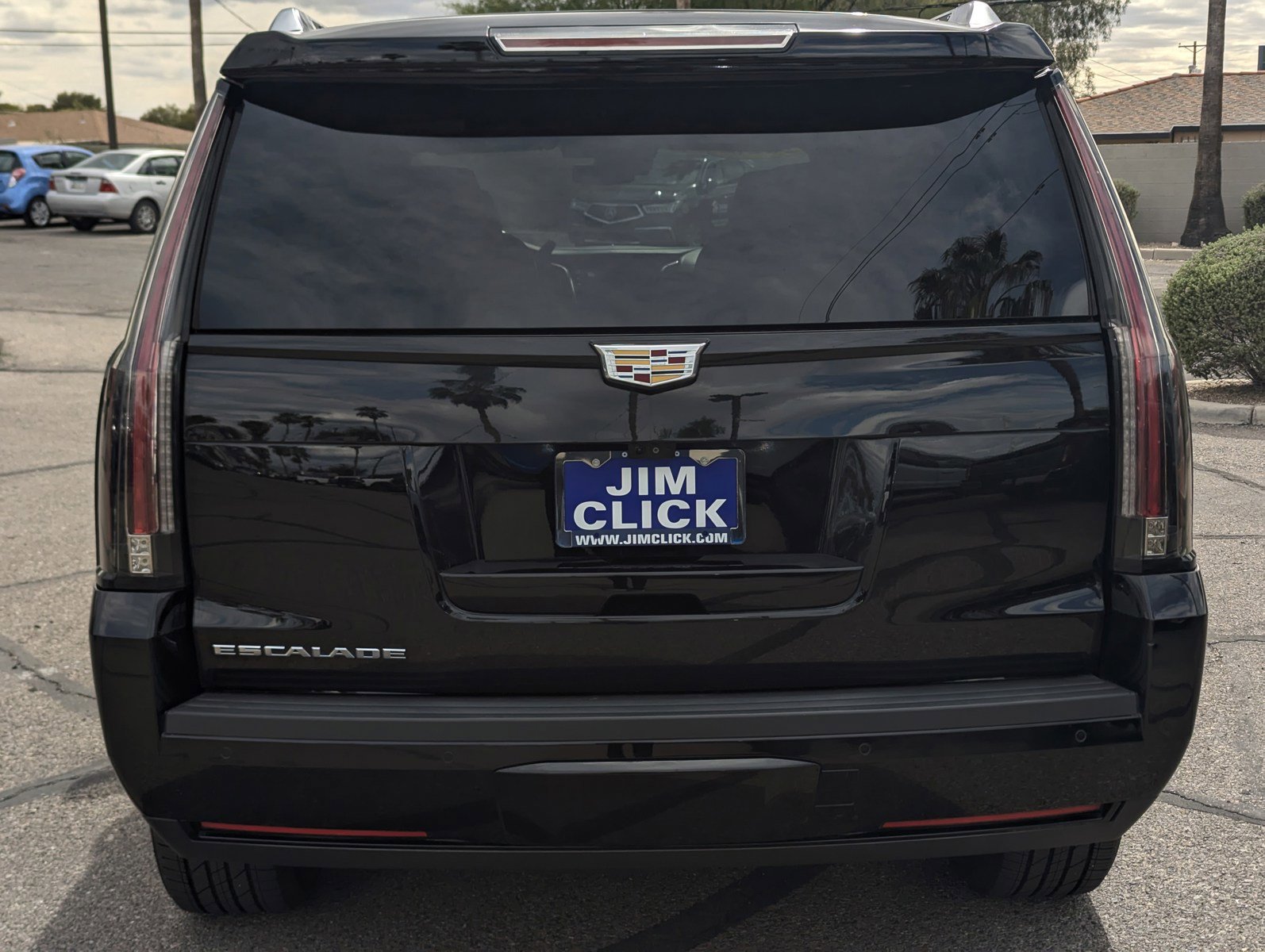 Used 2020 Cadillac Escalade Luxury w/ Escalade Sport Edition AWD/4WD image 3