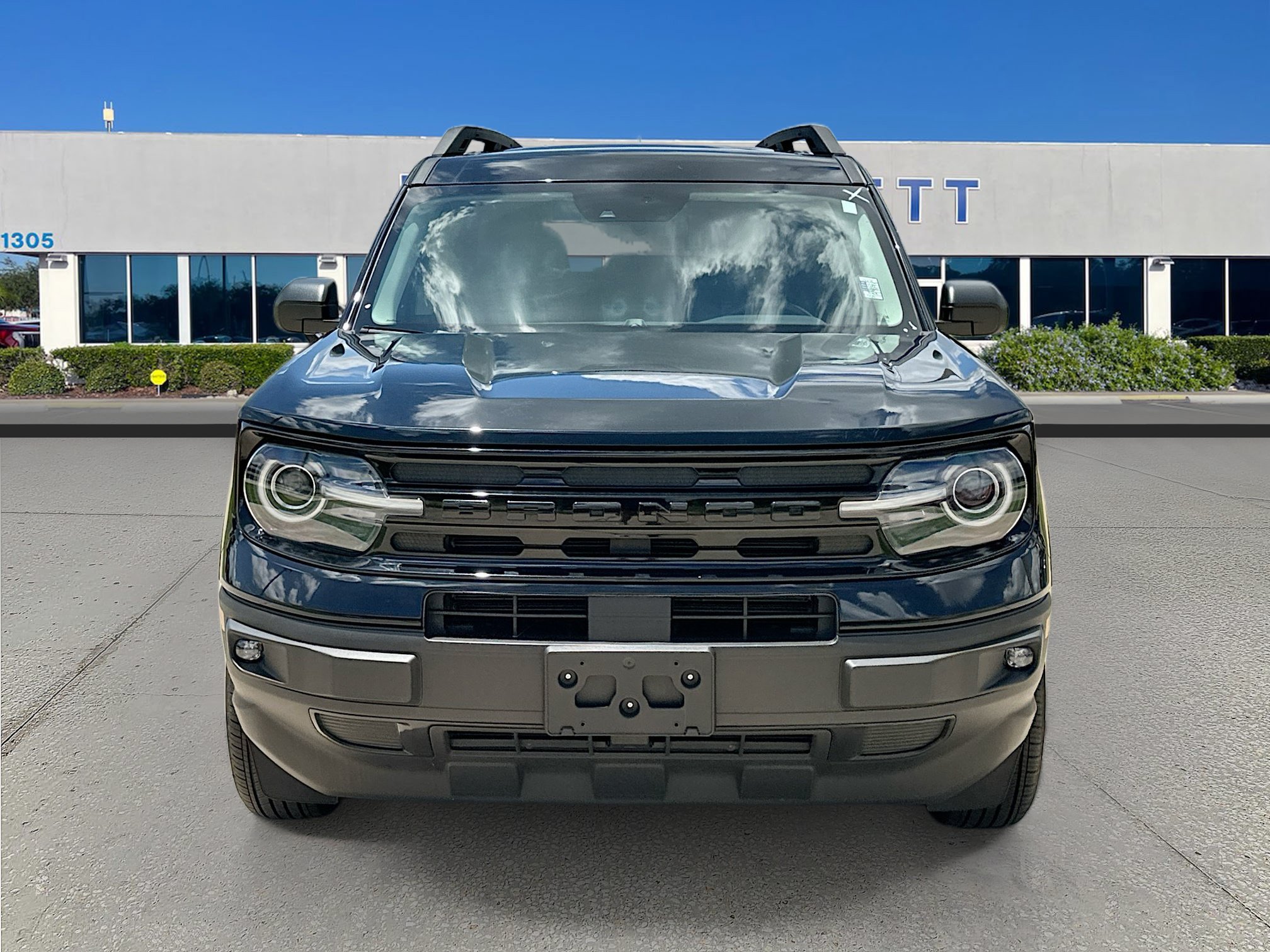 Certified 2023 Ford Bronco Sport Outer Banks w/ Tech Package AWD/4WD image 2