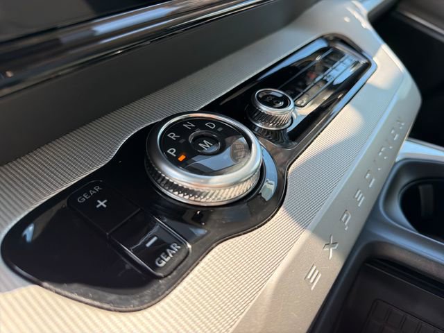 Certified 2025 Ford Expedition Active AWD/4WD image 26