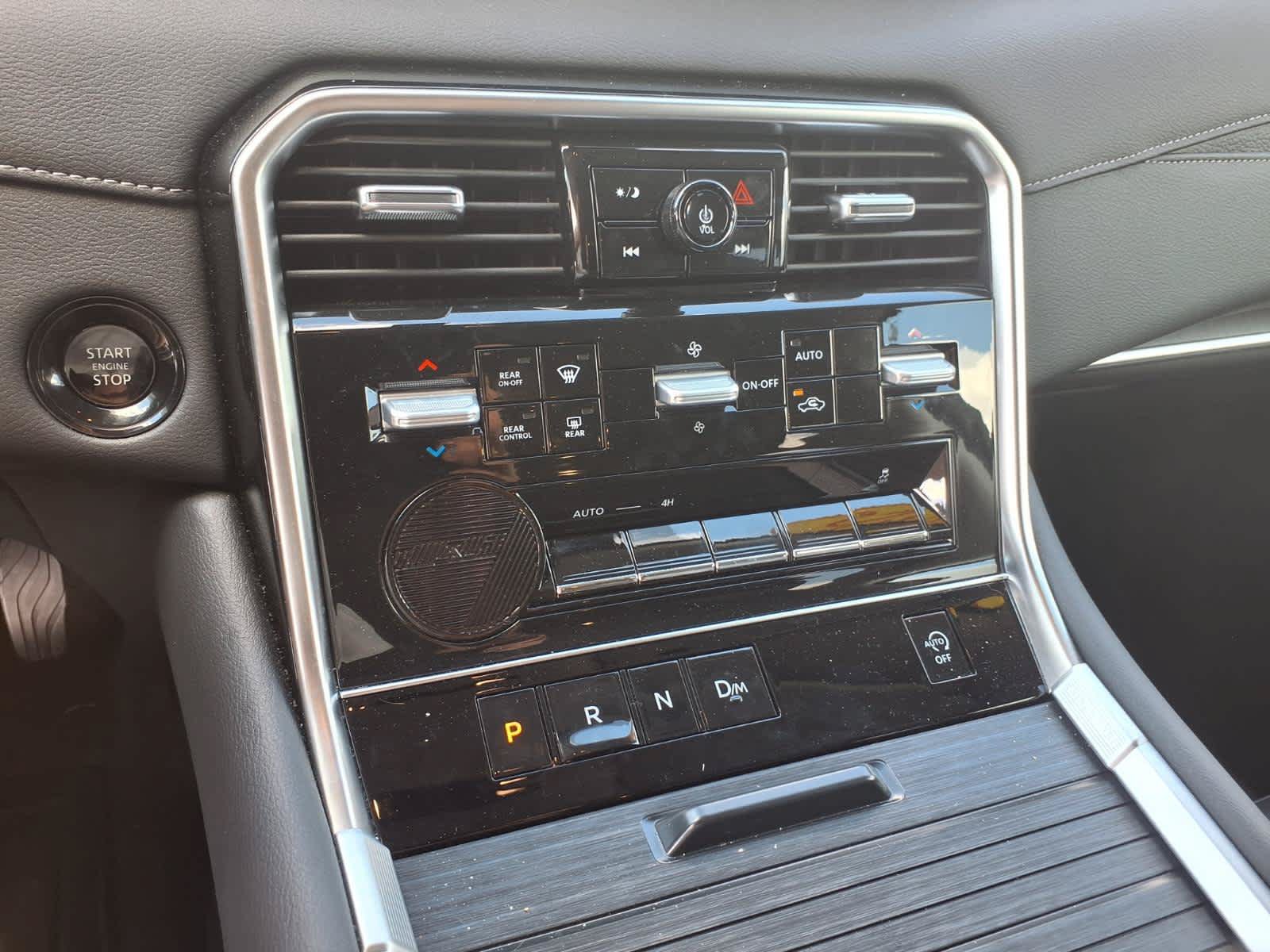 Used 2025 Nissan Armada SV AWD/4WD image 14