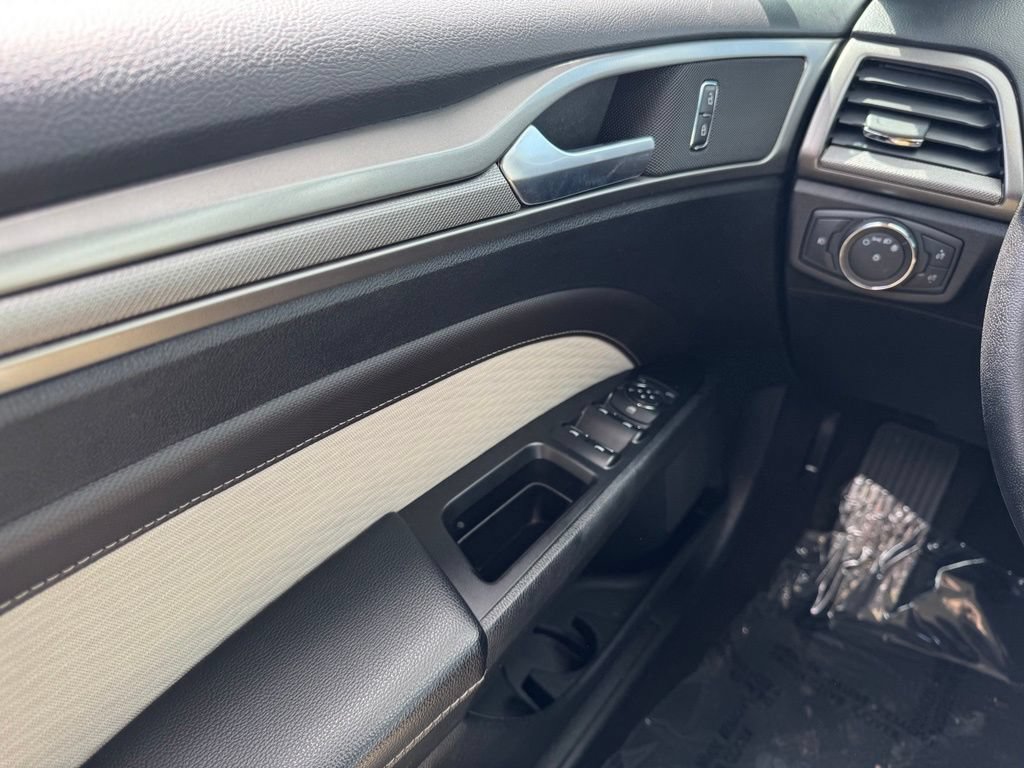 Certified 2019 Ford Fusion SE w/ Equipment Group 151A FWD image 31