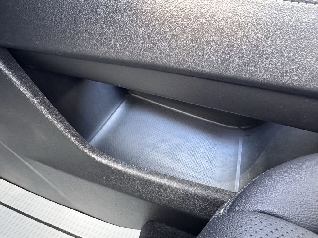 Used 2025 Chevrolet Traverse LT image 21