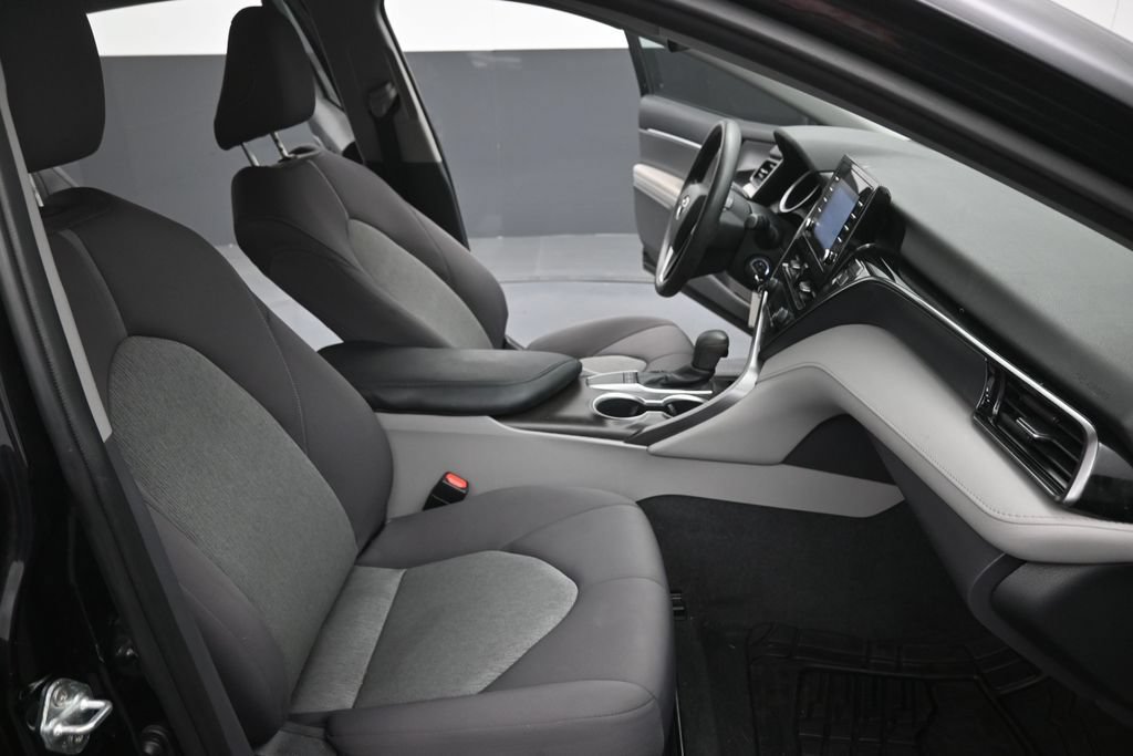 Used 2023 Toyota Camry LE FWD image 12