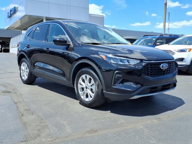 Certified 2023 Ford Escape Active w/ Tech Pack #2 AWD/4WD image 3