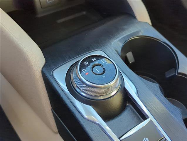 Certified 2022 Ford Escape SE w/ SE Sport Appearance Package FWD image 10