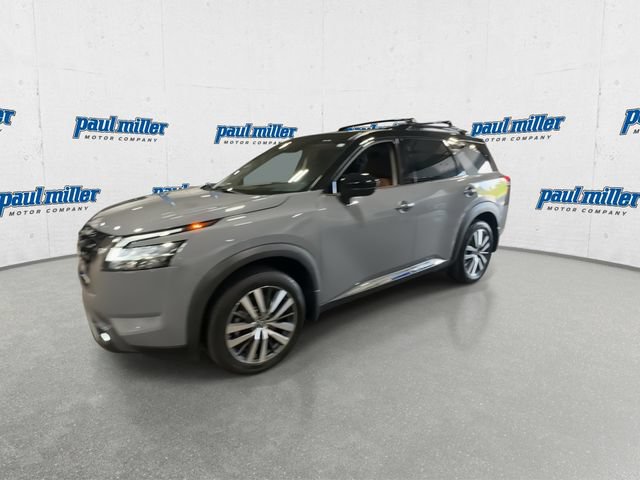 Used 2022 Nissan Pathfinder Platinum w/ Cargo Package AWD/4WD image 5