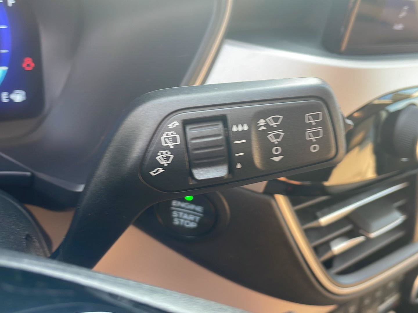 Certified 2022 Ford Escape SEL w/ Technology Package FWD image 18