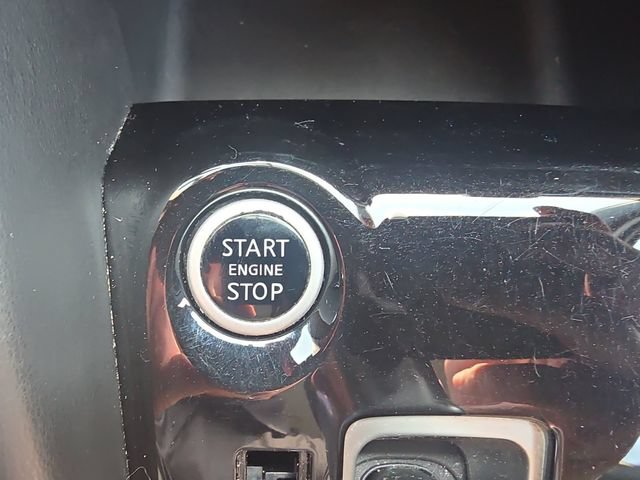 Used 2018 Nissan Kicks SR w/ Premium Package FWD image 23