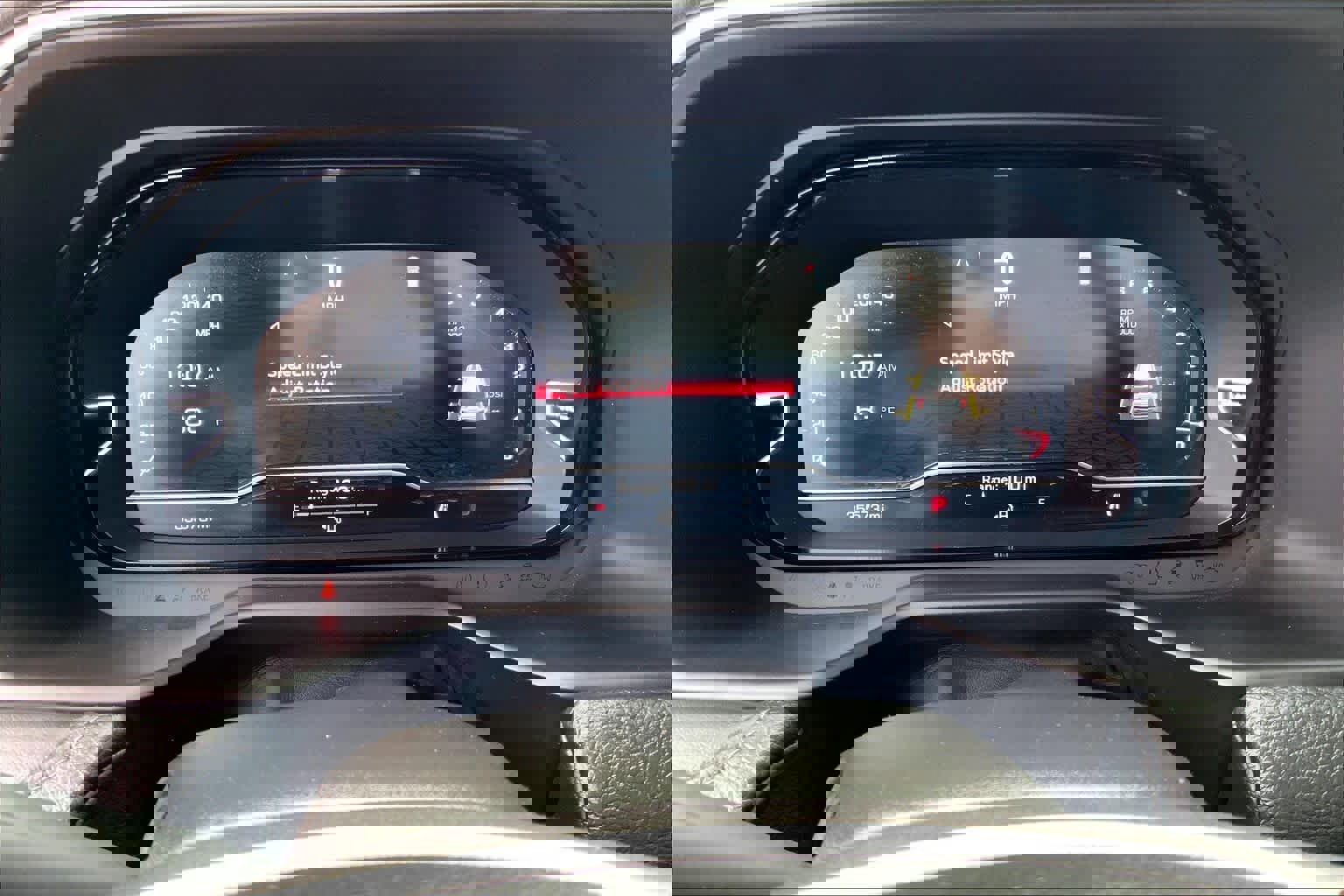 Used 2024 GMC Yukon XL Denali image 23