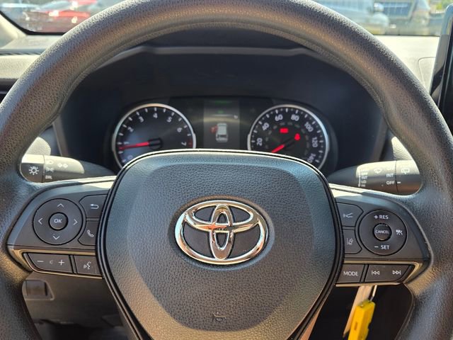 Used 2022 Toyota RAV4 LE FWD image 23