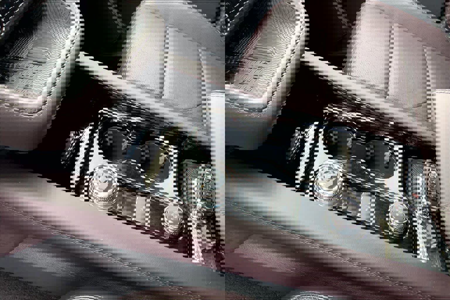 Certified 2025 Ford Explorer Platinum AWD/4WD image 17