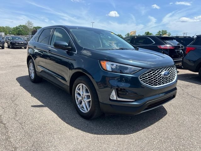 Certified 2024 Ford Edge SEL w/ Convenience Package AWD/4WD image 3