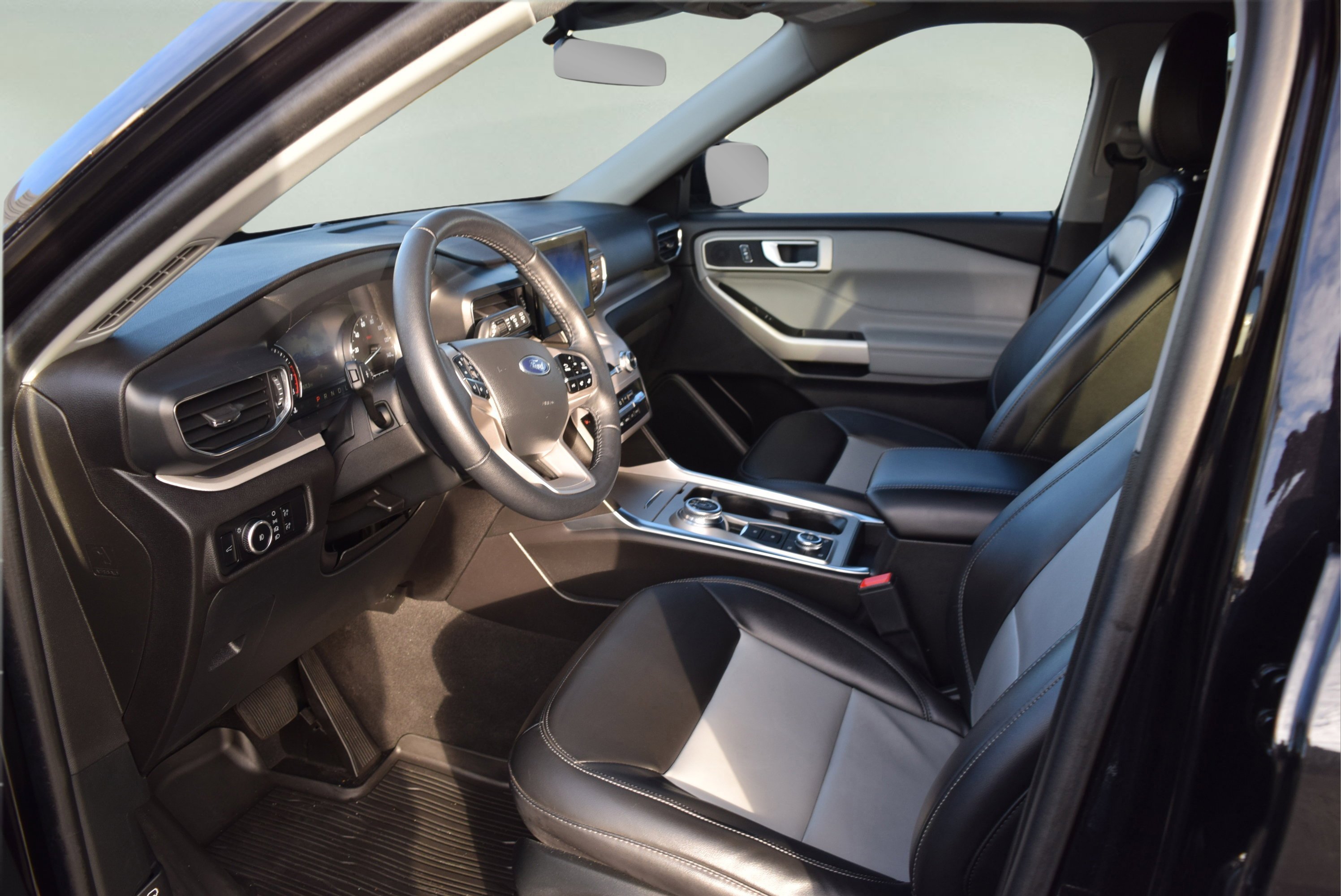 Certified 2023 Ford Explorer XLT w/ Equipment Group 202A image 7