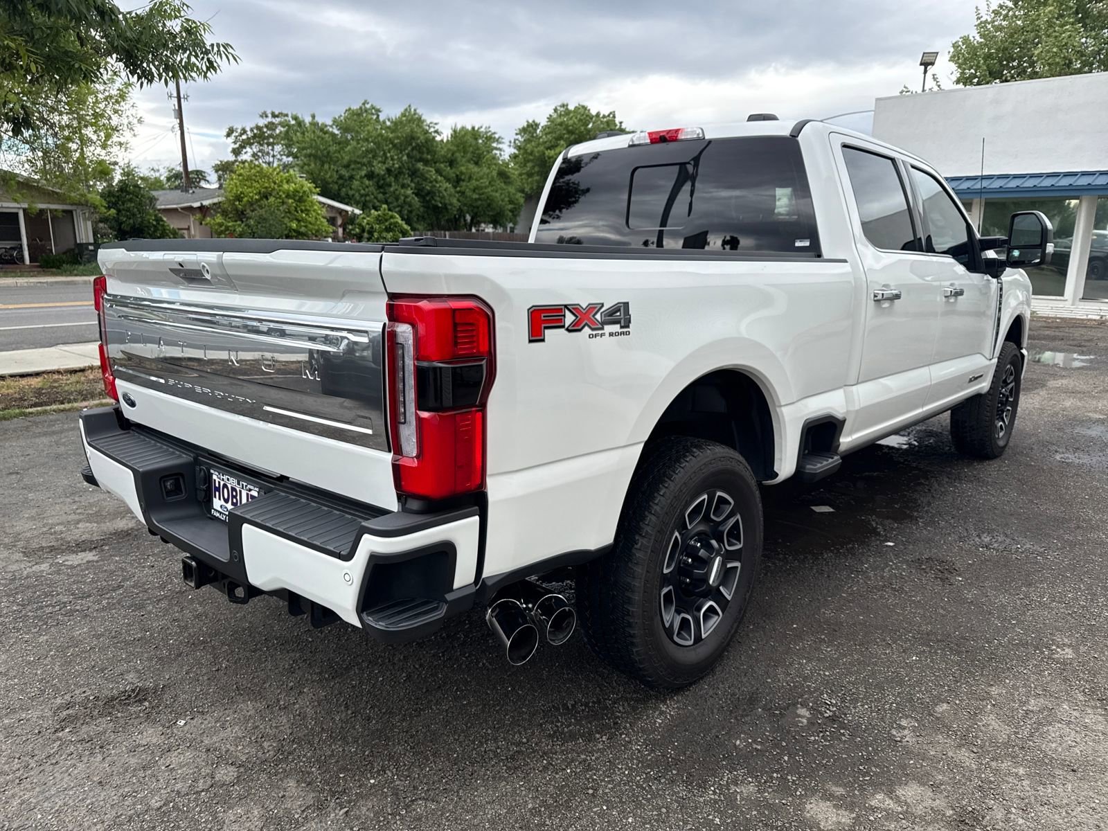 Certified 2024 Ford F350 Platinum w/ FX4 Off-Road Package image 5