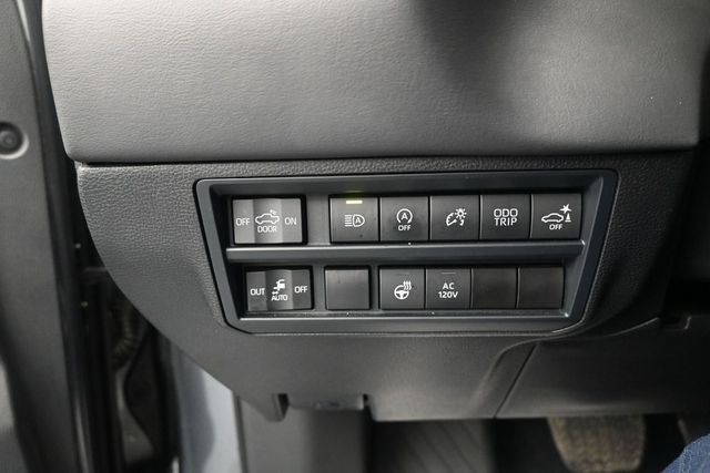 Used 2025 Toyota Tundra Platinum AWD/4WD image 11