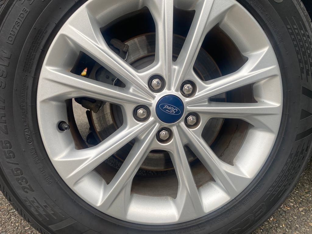 Certified 2019 Ford Escape SE image 13