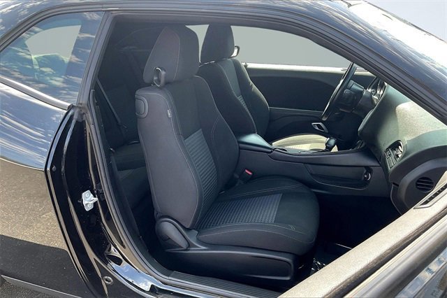 Used 2023 Dodge Challenger SXT image 7