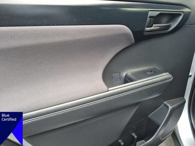 Used 2024 Toyota Highlander LE FWD image 29