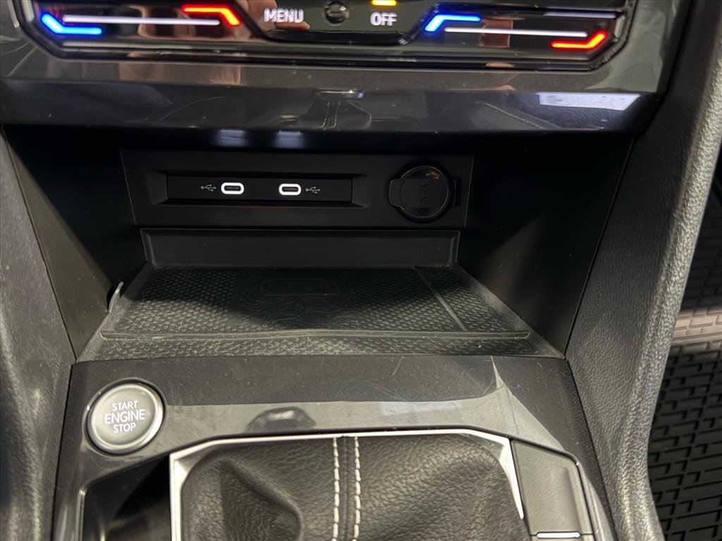 Used 2023 Volkswagen Tiguan SE w/ Panoramic Sunroof Package image 18