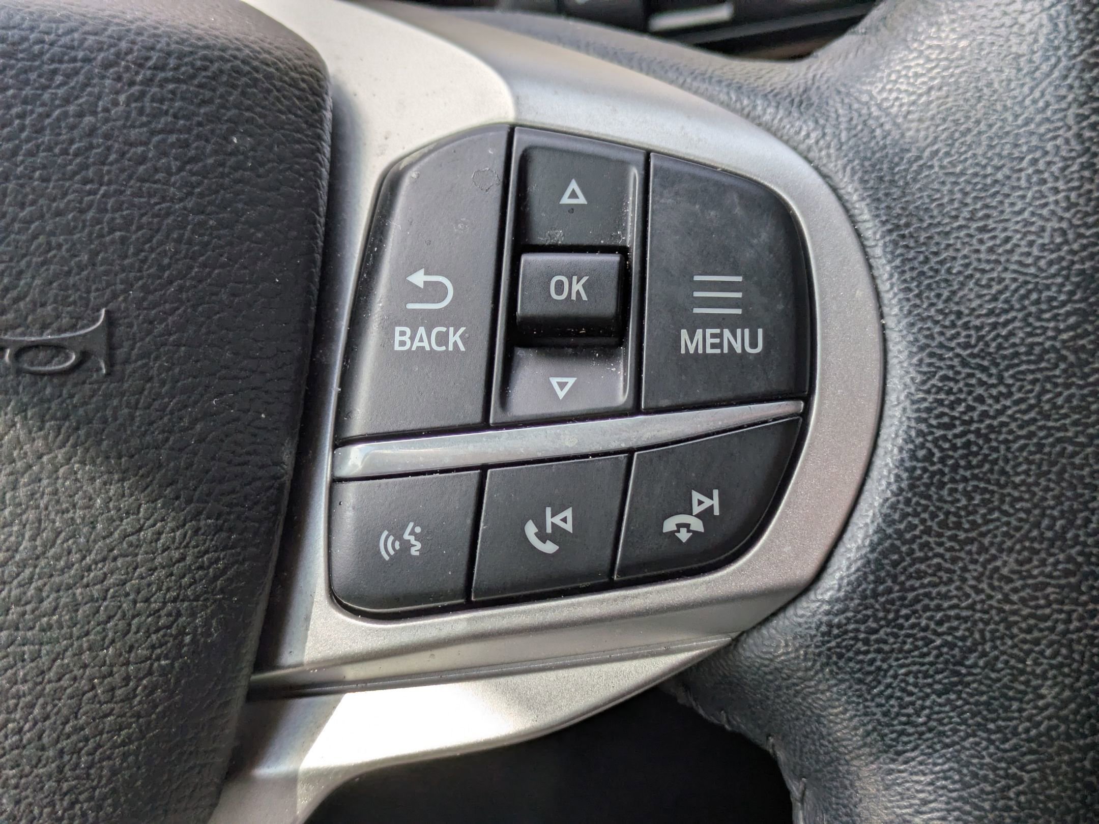 Certified 2022 Ford Explorer Limited w/ Equipment Group 301A image 17