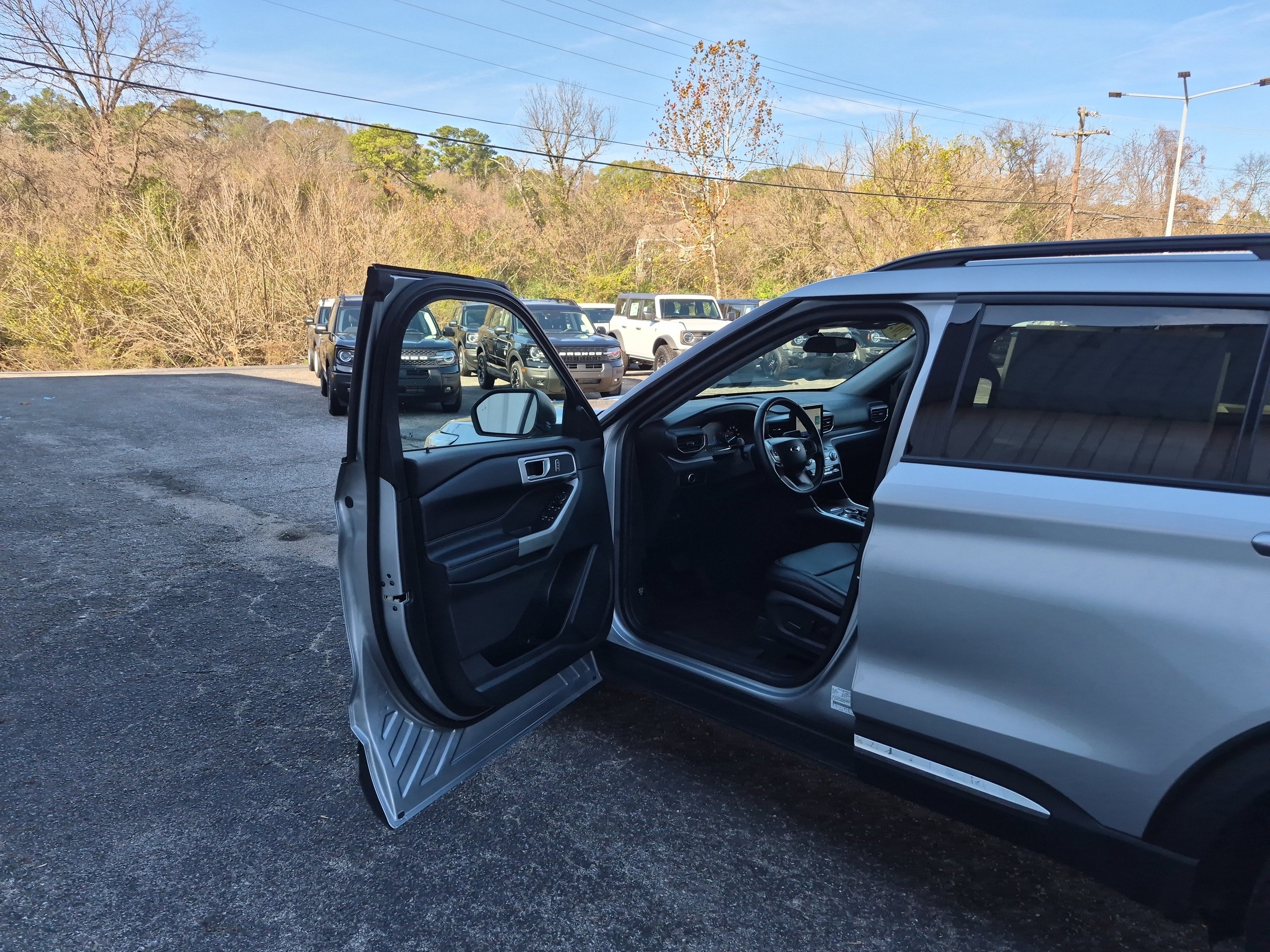 Certified 2023 Ford Explorer XLT w/ Equipment Group 202A image 10