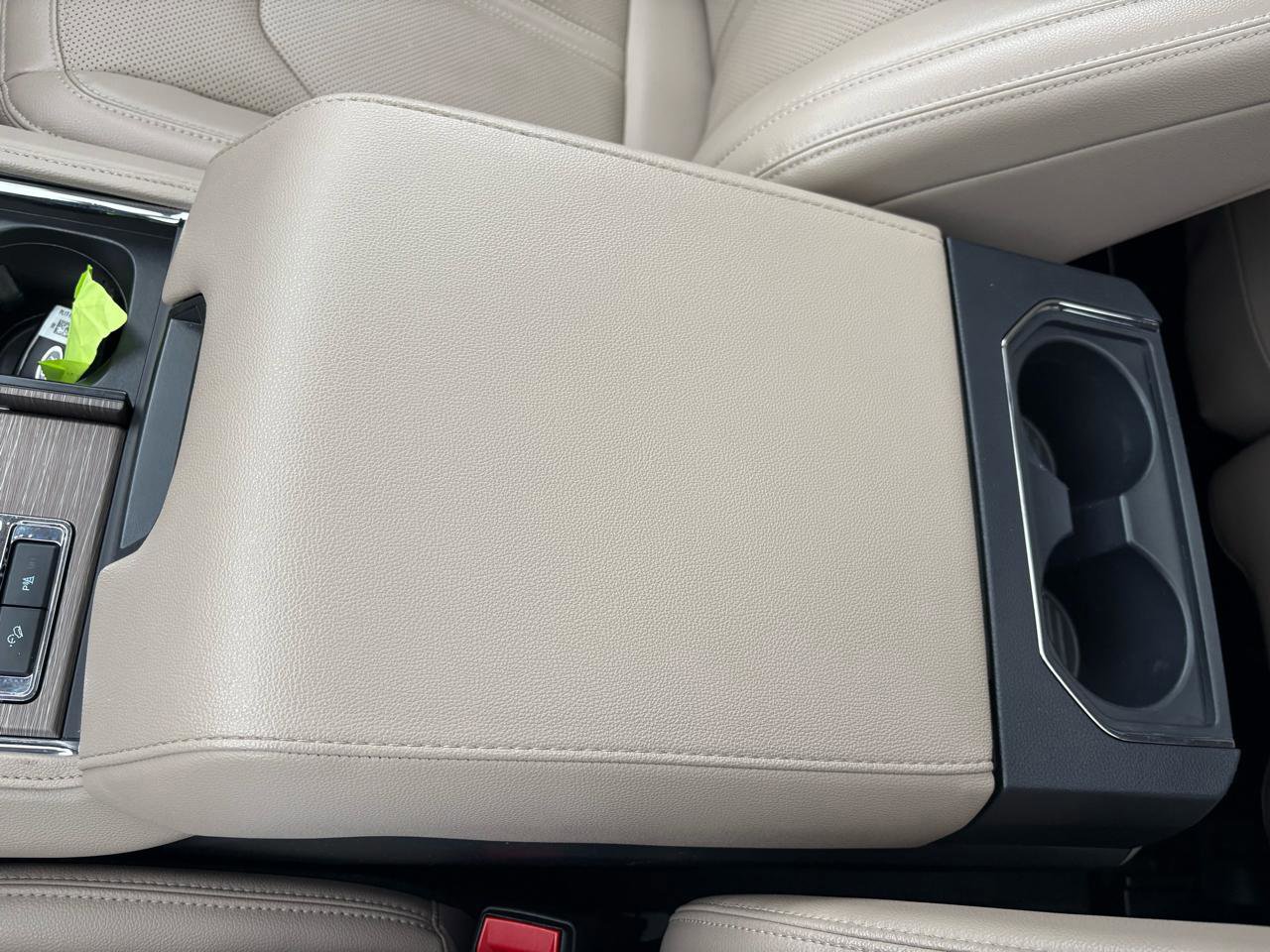 Certified 2024 Ford Expedition Limited image 32