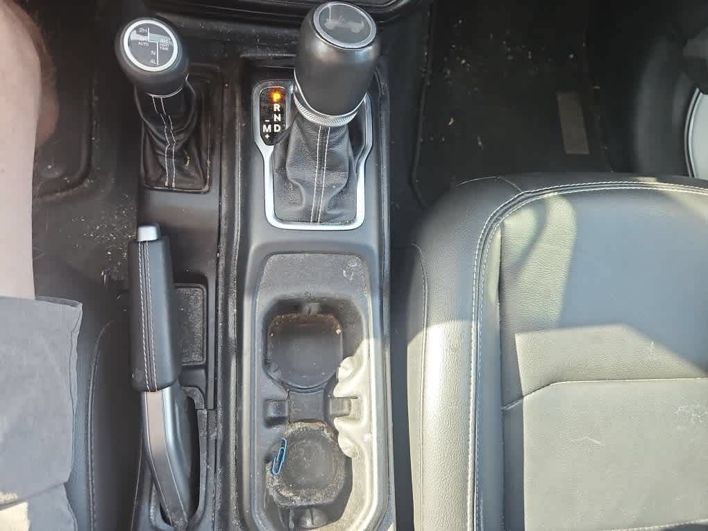 Used 2022 Jeep Wrangler Unlimited Sahara AWD/4WD image 18