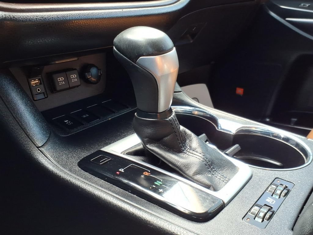 Used 2019 Toyota Highlander Limited FWD image 25