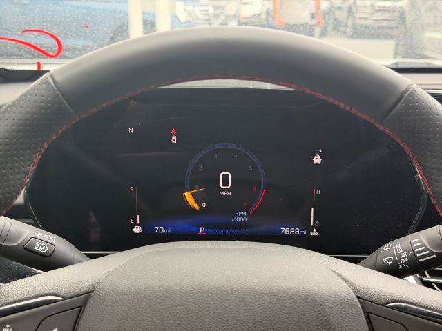 Used 2025 Chevrolet Trax RS w/ Sunroof Package FWD image 18