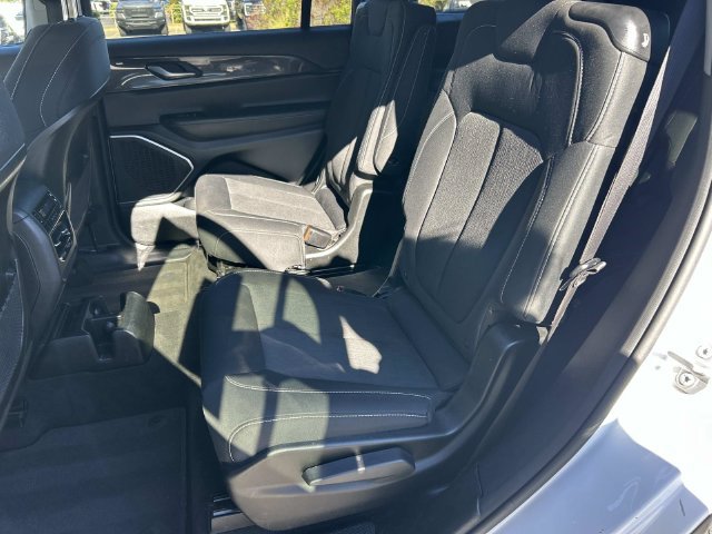 Used 2022 Jeep Grand Cherokee L Laredo w/ Luxury Tech Group I AWD/4WD image 21