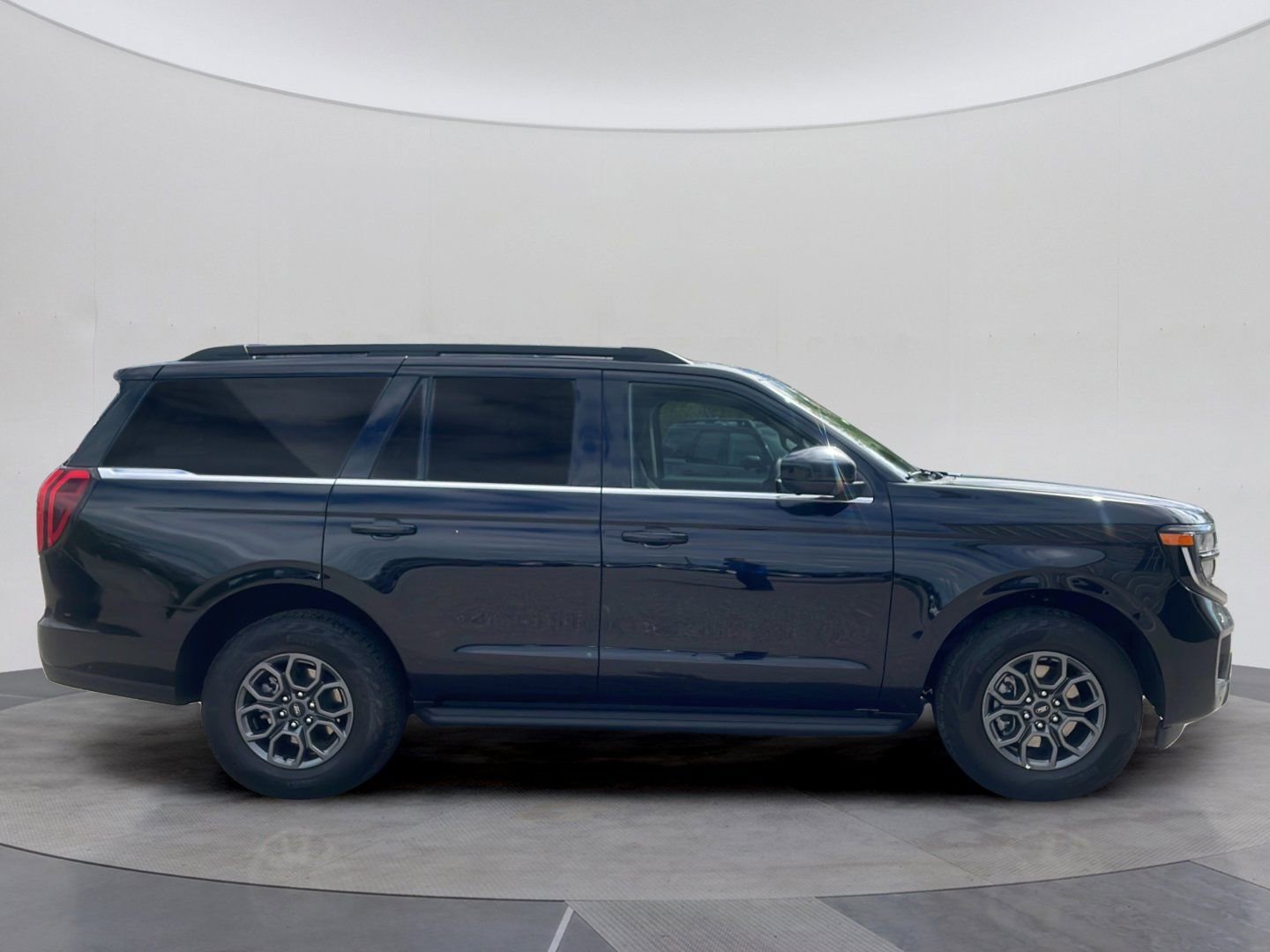 Certified 2025 Ford Expedition Active AWD/4WD image 7